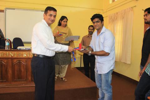 Mr. Mevin Dominic receiving the Best Project Award from Mr. Suresh Venkataraman